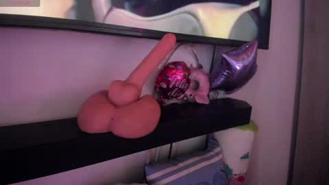 katalinda montt online show from April 18, 7:58 pm