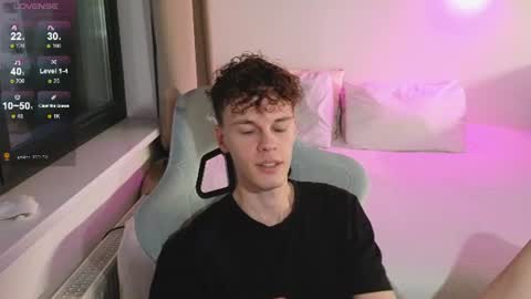 Snapshot of cute_thomas chatting on July 16, 6:47 pm Thomas - online show from July 16, 6:47 pm
