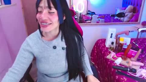 cute_zoe1 online show from June 4, 3:34 am