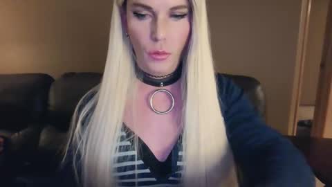 Snapshot of cuteashley90 chatting on October 19, 7:09 am Ashley online show from October 19, 7:09 am