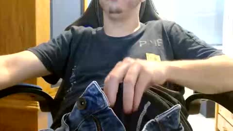 Cuteboy090 online show from June 8, 9:53 am