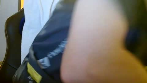 Cuteboy090 online show from June 20, 10:18 am