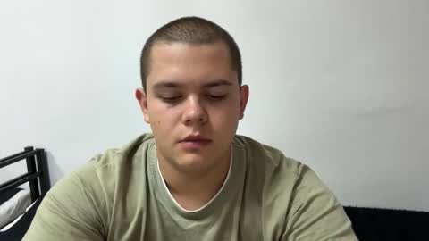 Snapshot of cutebutnaughty_ chatting on October 3, 6:49 pm Alex online show from October 3, 6:49 pm