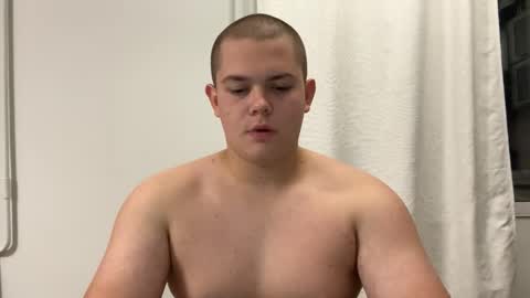 Snapshot of cutebutnaughty_ chatting on October 9, 6:39 pm Alex online show from October 9, 6:39 pm