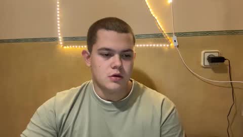 Snapshot of cutebutnaughty_ chatting on November 6, 8:43 pm Alex online show from November 6, 8:43 pm