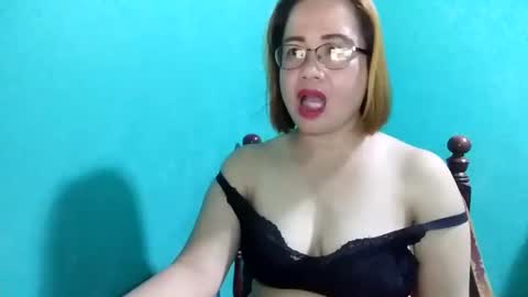 Snapshot of cutechey06 chatting on January 8, 12:05 pm Sky online show from January 8, 12:05 pm