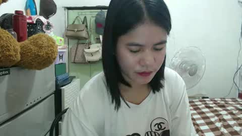 Snapshot of cutecindy2000 chatting on January 19, 1:42 am cutecindy2000 online show from January 19, 1:42 am