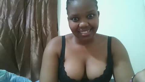 Snapshot of cuteebony2 chatting on October 20, 7:36 pm Sheila online show from October 20, 7:36 pm