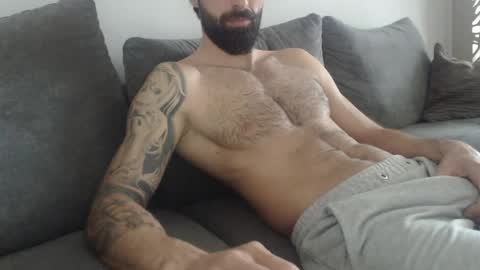 cuteeboy online show from April 9, 6:02 am