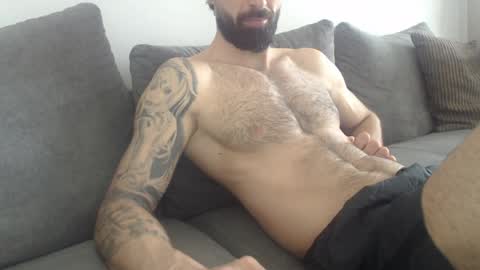 cuteeboy online show from April 19, 8:02 am