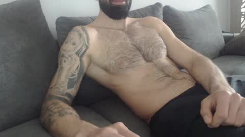 cuteeboy online show from April 21, 5:47 am