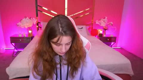 Foxy online show from December 18, 2:23 pm