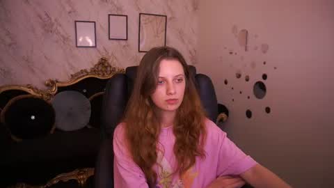 Snapshot of cuteefoxy chatting on June 13, 1:20 pm Foxy online show from June 13, 1:20 pm