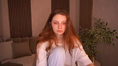 Snapshot of cuteefoxy chatting on July 25, 12:58 pm Foxy online show from July 25, 12:58 pm