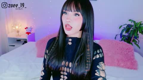 Zoe  online show from March 25, 3:56 am