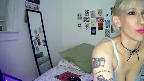 Bella online show from November 25, 7:52 am