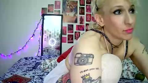 Bella online show from April 21, 8:31 am