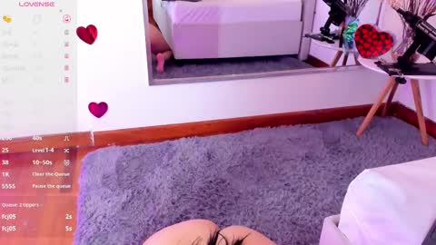 Snapshot of cutegirl__nini chatting on February 14, 2:50 am andre online show from February 14, 2:50 am