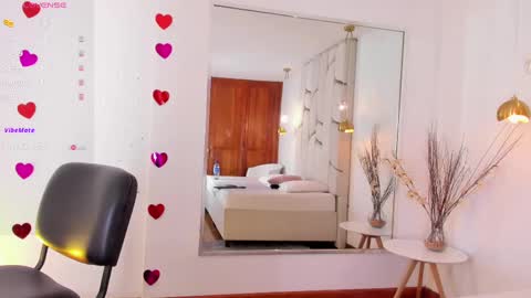 Snapshot of cutegirl__nini chatting on February 25, 4:35 am andre online show from February 25, 4:35 am