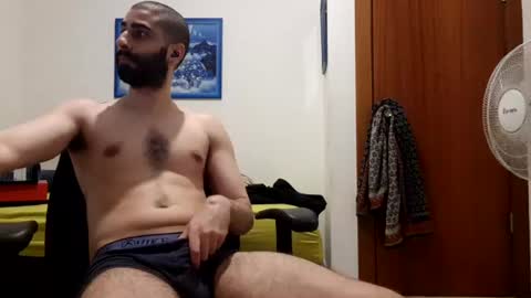 cuteguy52 online show from July 6, 10:56 pm