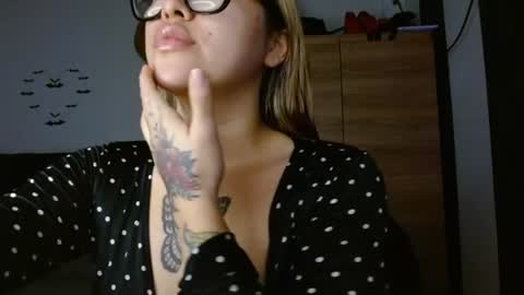 isabella online show from June 12, 4:17 pm