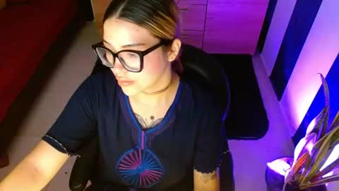 isabella online show from July 3, 6:25 pm