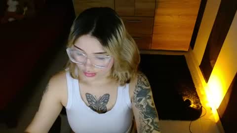 isabella online show from July 13, 6:33 pm