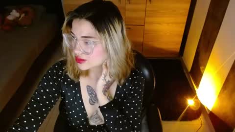 isabella online show from July 16, 10:38 pm