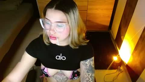 isabella online show from July 17, 7:08 pm