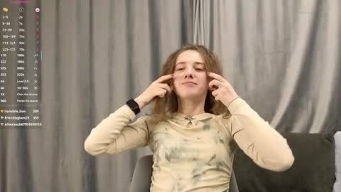 Snapshot of cutelunette chatting on December 13, 7:53 pm Ellen online show from December 13, 7:53 pm