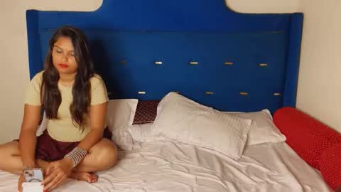 cutemahi online show from April 24, 5:59 pm