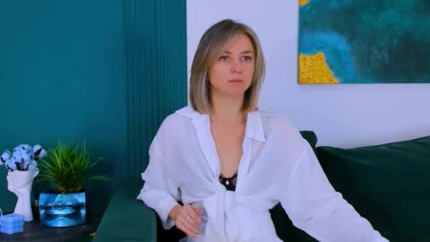 cutemirage online show from October 18, 2:18 pm