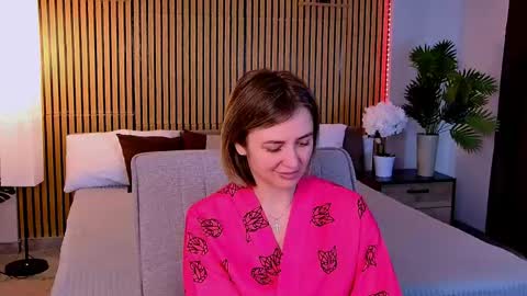 cutemirage online show from April 21, 2:45 pm