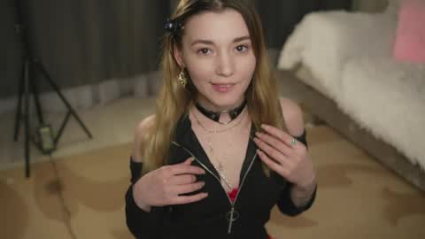 Mary online show from June 9, 6:41 pm