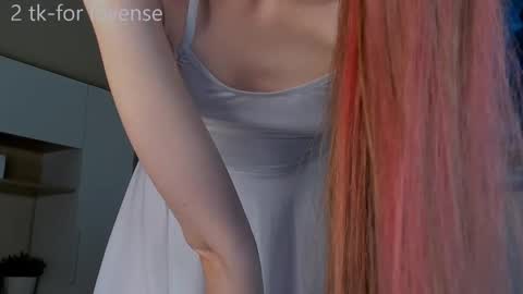 cutenessnicole online show from April 28, 2:21 am