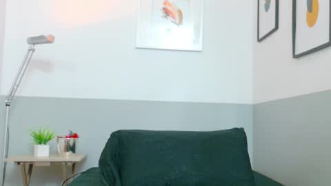 cutepetitee online show from October 11, 8:07 pm