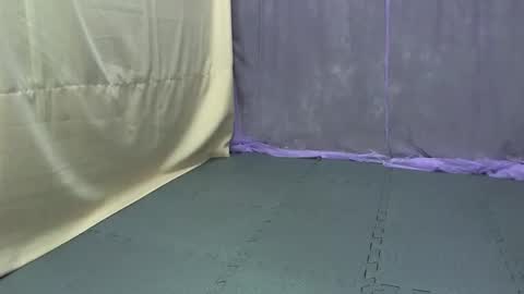 cutetinyasian143_ online show from October 6, 2:20 am