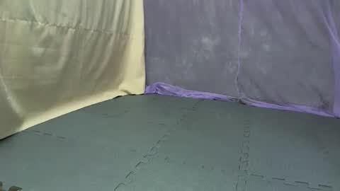 cutetinyasian143_ online show from October 14, 2:56 am