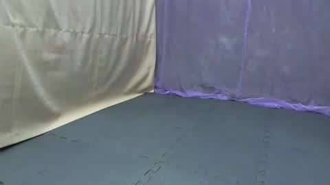 cutetinyasian143_ online show from October 15, 4:01 am