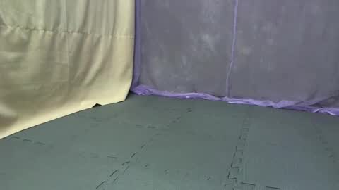 cutetinyasian143_ online show from November 10, 6:01 am