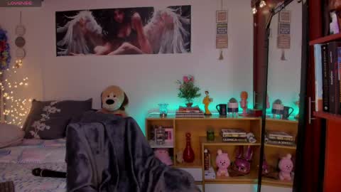 cuteweed420 online show from April 22, 1:08 am