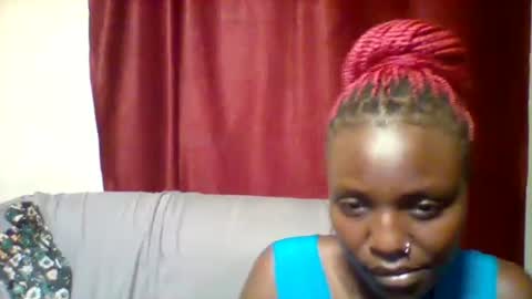 Snapshot of cutey_lunar chatting on February 12, 2:35 am cutey_lunar online show from February 12, 2:35 am