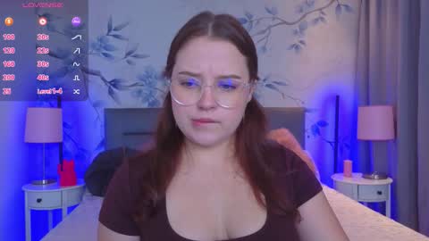 Snapshot of cutie__cutiee_ chatting on September 14, 9:58 pm Nika  online show from September 14, 9:58 pm