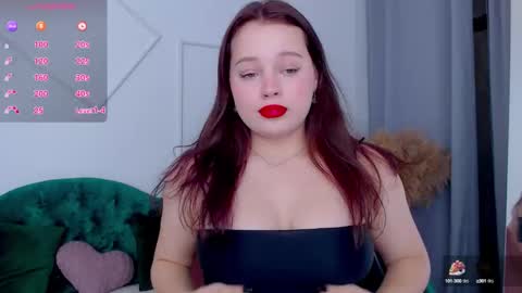 Snapshot of cutie__cutiee_ chatting on September 28, 10:04 pm Nika  online show from September 28, 10:04 pm