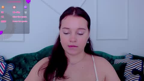 Snapshot of cutie__cutiee_ chatting on October 4, 9:02 pm Nika  online show from October 4, 9:02 pm