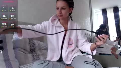 Snapshot of cutie_and_sexy chatting on September 17, 11:12 am Alisa online show from September 17, 11:12 am