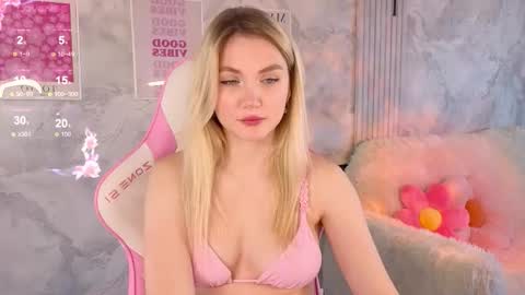 HelloMy name Eva online show from February 20, 6:19 am