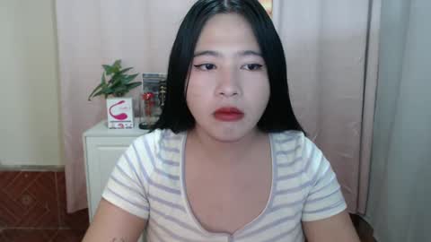 cutie_asianwoman online show from December 18, 6:35 pm