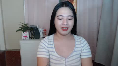 cutie_asianwoman online show from January 28, 3:46 pm