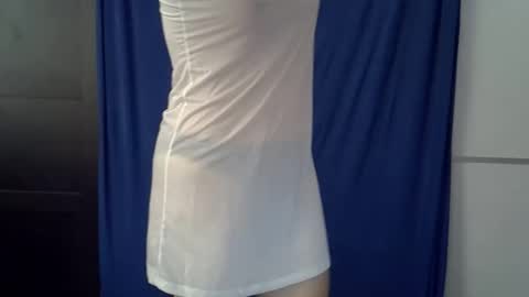 Snapshot of cutie_bee chatting on May 19, 6:53 am cutie_bee online show from May 19, 6:53 am
